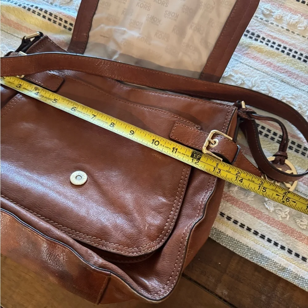 Michael Kors Naomi Brown Glazed Leather Gold Zipper Trim Crossbody Bag Shoulder
